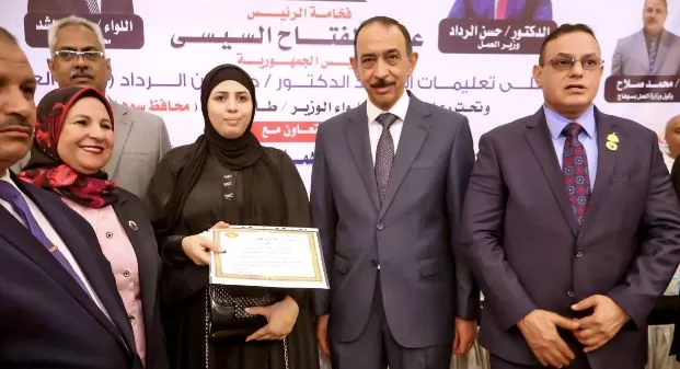 محافظ سوهاج يُدشن ملتقى التوظيف بنادي المحليات لتوفير 2400 فرصة عمل للشباب 4 - جريدة الجمهورية 4 61 - جريدة الجمهورية