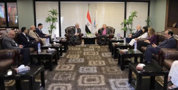 رئيس الطائفة الإنجيلية يستقبل القائم بالأعمال بالسفارة الأمريكية بمقر الهيئة القبطية الإنجيلية 5 - جريدة الجمهورية 4 81 - جريدة الجمهورية
