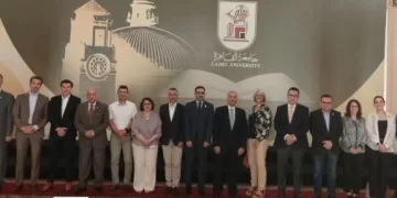 نائب رئيس جامعة القاهرة يستقبل وفد جامعة «سنترال مديترانيه» الفرنسية