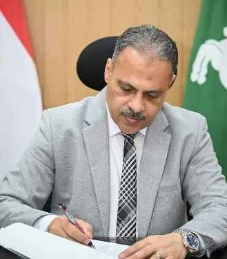 محافظ الشرقية يقرر مجازاة 81 من العاملين بالجهاز الإداري لضبط منظومة العمل
