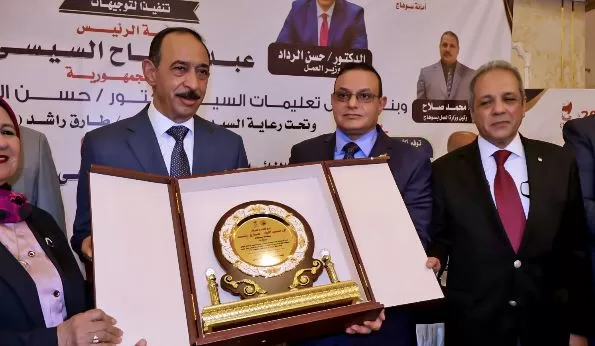 محافظ سوهاج يُدشن ملتقى التوظيف بنادي المحليات لتوفير 2400 فرصة عمل للشباب 5 - جريدة الجمهورية 5 43 - جريدة الجمهورية