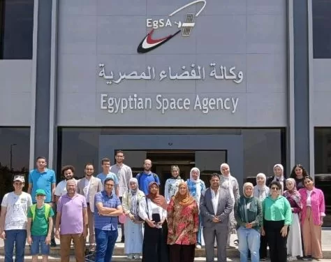 تحت رعاية رئيس الجامعة .. جامعة القاهرة تنظم زيارة علمية إلى وكالة الفضاء المصرية
