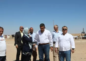 في جولته بمدينة رأس غارب: محافظ البحر الأحمر يتفقد المدفن الصحي والمستشفى الجديد والمدرسة المصرية اليابانية