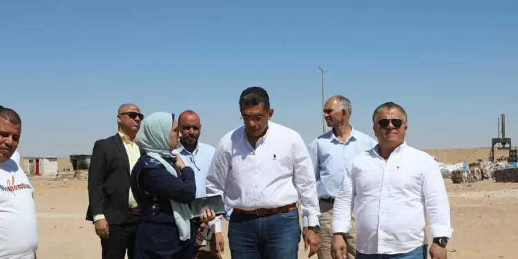 في جولته بمدينة رأس غارب: محافظ البحر الأحمر يتفقد المدفن الصحي والمستشفى الجديد والمدرسة المصرية اليابانية