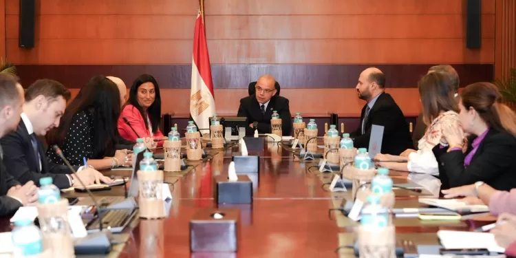 وزير الاستثمار يبحث مع تحالف «رونيسانس» القابضة و«حسن علام» تدشين مشروع مجمع طبي في مصر