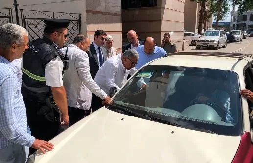 محافظ الدقهلية يتفقد سير العمل بمنظومة «مواصلات المنصورة» ويتابع التزام التاكسي بالعداد 6 - جريدة الجمهورية 6 40 - جريدة الجمهورية