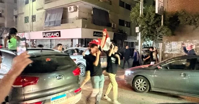 فرحة عارمة في الشرقية: «الشراقوة» يحتفلون بالتأهل التاريخي للفراعنة إلى دور الـ16 في المونديال 3 - جريدة الجمهورية 8 - جريدة الجمهورية
