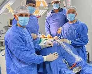 نجاح جراحة معقدة لتثبيت فقرات صدرية وإنقاذ مريضة من الشلل بمستشفى السنبلاوين العام