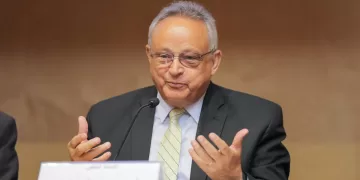 د. زايد يفتتح ندوة «الحروب الإدراكية في عصر الذكاء الاصطناعي»: تنمية الوعي الركيزة الأساسية للحفاظ على استقرار الدولة