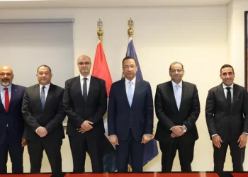 بينها حظر «السوشيال ميديا».. كل ما تريد معرفته عن «شريحة الطفل» الجديدة في مصر