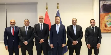 بينها حظر «السوشيال ميديا».. كل ما تريد معرفته عن «شريحة الطفل» الجديدة في مصر