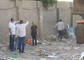حملة مكبرة بحي الهرم تغلق مخزنين لـ “الفريزة” وتصادر محتوياتهما