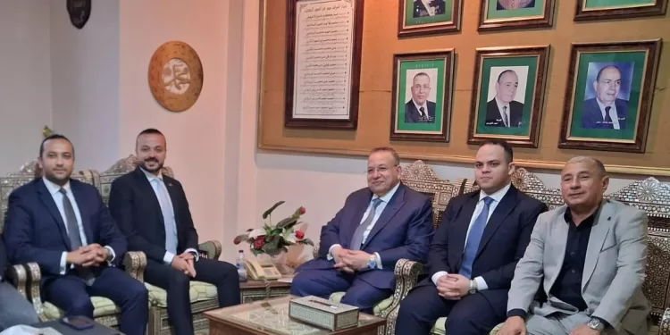 أمين صندوق التحالف الوطني ونائب رئيس الأمانة الفنية يزوران مقر نقابة الأشراف لبحث سبل التعاون المشترك