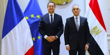 وزير العدل يستقبل السفير الفرنسي لتعزيز الشراكة القضائية والاستراتيجية بين البلدين