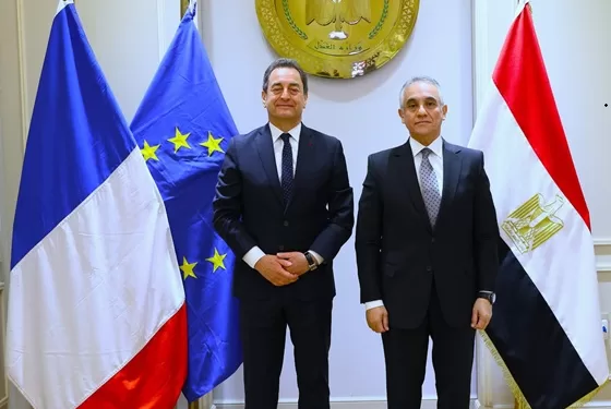 وزير العدل يستقبل السفير الفرنسي لتعزيز الشراكة القضائية والاستراتيجية بين البلدين