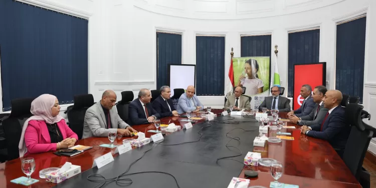 شراكة بين القابضة للمياه و”اتصالات مصر” لتحسين خدمات الاتصالات