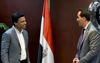 مصر وسنغافورة تبحثان تعزيز التعاون الاستثماري والشراكات الاقتصادية 4 - جريدة الجمهورية جولات ميدانية بأسيوط لمتابعة سير العمل بالمراكز التكنولوجية في القوصية