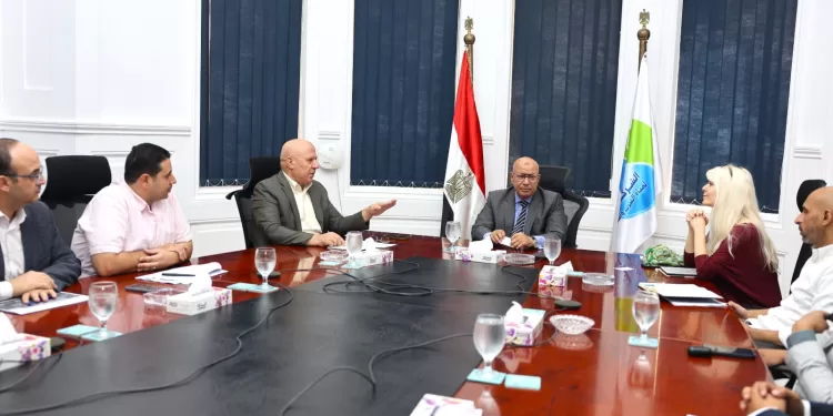 تعاون بين القابضة للمياه وبنك الاستثمار الاوروبى لسرعة تنفيذ المشروعات