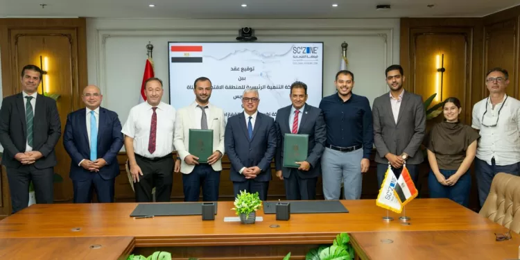 اقتصادية قناة السويس تستقطب مشروعًا جديدًا لتصنيع القفازات الصناعية بالسخنة