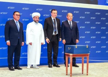 تكريم عمرو الليثي في ختام المنتدى الدولي للحضارة بأوزبكستان