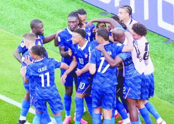 لقاء «الجبابرة» «الماتادور» الإسبانى vs«الديوك» الفرنسية 3 - جريدة الجمهورية ليلة فى حب مصر