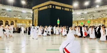 وزير السياحة يعتمد ضوابط رحلات العمرة لموسم 1448هـ: حلول تكنولوجية مبتكرة ورقابة صارمة لحماية المعتمرين