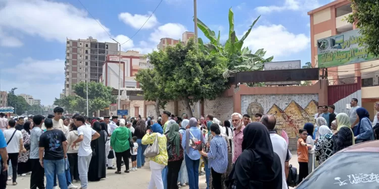 بعد مناقشة كتاب «رجل الأقدار».. رواد وسائل التواصل يشيدون بحوار سمير فرج وخالد جلال في برنامج «من ماسبيرو»
