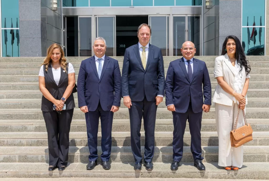 اقتصادية قناة السويس تبحث سبل التعاون والفرص الاستثمارية مع السفير البلجيكي بالقاهرة 3 - جريدة الجمهورية WhatsApp Image 2026 07 16 at 3.33.29 PM 2 - جريدة الجمهورية