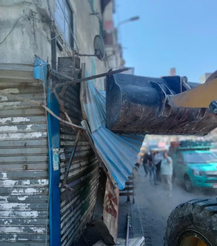 حملات صباحية ومسائية بالإسكندرية لفرض الانضباط بالشارع السكندري إزالة والتحفظ على 6986 حالة إشغال بالأسواق والشوارع 8 - جريدة الجمهورية WhatsApp Image 2026 07 18 at 2.12.56 PM - جريدة الجمهورية