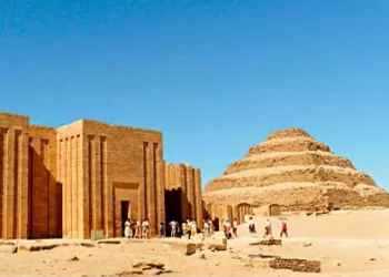 «السياحة» تطلق مشروعًا متكاملًا لتطوير الخدمات للزائرين بـ «سقارة» ورفع كفاءة الطرق الداخلية 2 - جريدة الجمهورية «السياحة» تطلق مشروعًا متكاملًا لتطوير الخدمات للزائرين بـ «سقارة» ورفع كفاءة الطرق الداخلية
