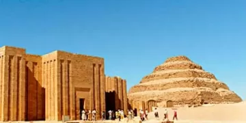 «السياحة» تطلق مشروعًا متكاملًا لتطوير الخدمات للزائرين بـ «سقارة» ورفع كفاءة الطرق الداخلية