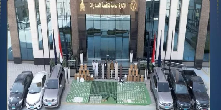 إحباط محاولة تهريب شحنة من السموم المخدرة بمليار ونصف.. سقطوا بعد مطاردة أمنية بثلاث محافظات في وقت واحد 1 - جريدة الجمهورية إحباط محاولة تهريب شحنة من السموم المخدرة بمليار ونصف.. سقطوا بعد مطاردة أمنية بثلاث محافظات في وقت واحد