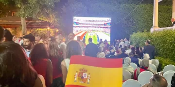قبل انطلاق نهائي كأس العالم.. سفير إسبانيا بالقاهرة يحيي مشاركة مصر المهمة في البطولة