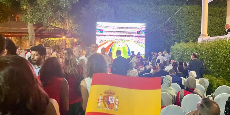 قبل انطلاق نهائي كأس العالم.. سفير إسبانيا بالقاهرة يحيي مشاركة مصر المهمة في البطولة