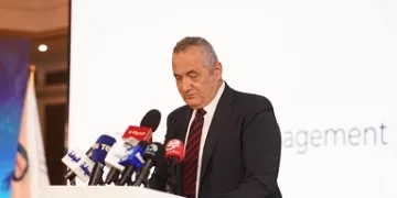 إنجاز غير مسبوق.. مستشفيات عين شمس تدرب أطباءً أوروبيين على تقنيات القسطرة المخية