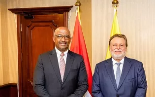 محافظ البنك المركزي يستقبل نظيره لمملكة إسواتيني لبحث آفاق التعاون المشترك 7 - جريدة الجمهورية محافظ البنك المركزي يستقبل نظيره لمملكة إسواتيني لبحث آفاق التعاون المشترك