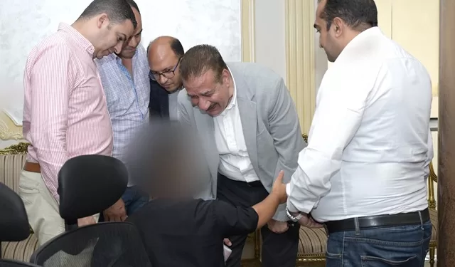 محافظ بورسعيد يُسلم مساعدات مالية وعينية لـ 75 حالة إنسانية ويُوجّه ببحث شكواهم