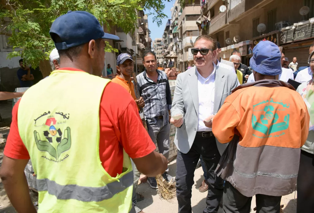 في لفتة إنسانية.. محافظ بورسعيد يوزع كوبونات مواد غذائية على عمال النظافة 8 - جريدة الجمهورية WhatsApp Image 2026 07 23 at 6.49.19 PM - جريدة الجمهورية