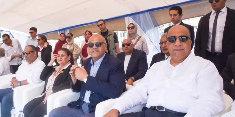 عروض الباراموتور والموسيقات العسكرية تتصدر احتفالات العيد القومي للإسكندرية
