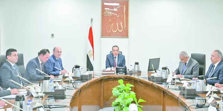 آخر كلام.. العميد «مكمل» حتى 2030
