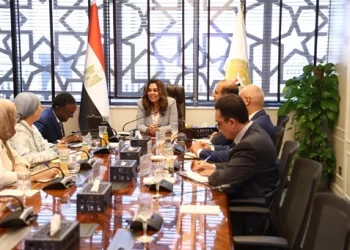 وزيرة التنمية المحلية تتابع مشروعات المدينة المتكاملة للمخلفات بالعاشر من رمضان