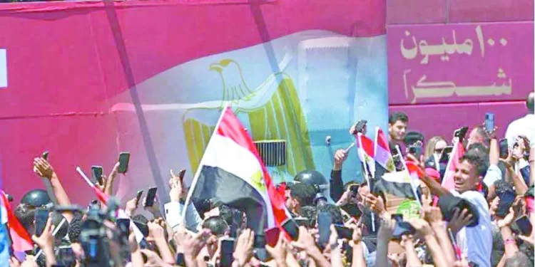 الرئيس السيسى يُكرِّم أبطال منتخب مصر.. اليوم