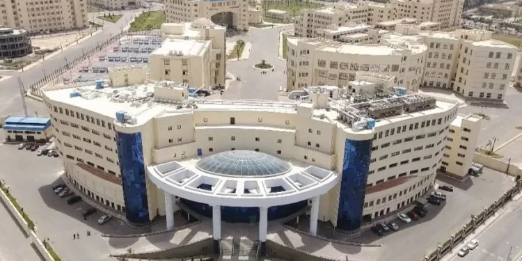 مستشفيات جامعة كفر الشيخ تُجري 13,500 عملية جراحية وتُنفذ أكثر من 304 ألف تحليل طبي خلال العام المالي 2025/2026