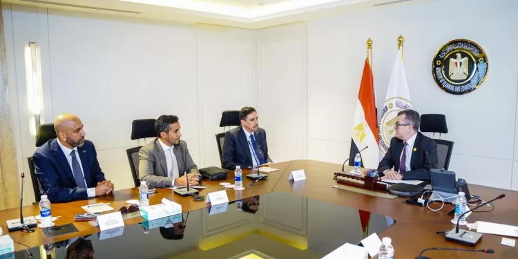 مصر بوابة القارة السمراء مباحثات مصرية إماراتية لتوسيع الاستثمار في الموانئ والخدمات اللوجستية 1 - جريدة الجمهورية مصر بوابة القارة السمراء مباحثات مصرية إماراتية لتوسيع الاستثمار في الموانئ والخدمات اللوجستية
