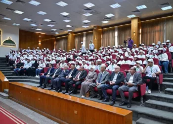 رئيس جامعة القاهرة يفتتح فعاليات معسكر إعداد قادة المستقبل تحت شعار «مهارات سوق العمل والذكاء الاصطناعي»