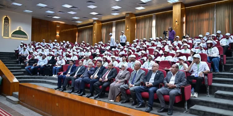 رئيس جامعة القاهرة يفتتح فعاليات معسكر إعداد قادة المستقبل تحت شعار «مهارات سوق العمل والذكاء الاصطناعي»