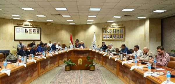 جامعة أسيوط تبحث تعزيز التعاون مع أعضاء مجلسي النواب والشيوخ لتطوير المنظومتين التعليمية والطبية 2 - جريدة الجمهورية 1 104 - جريدة الجمهورية