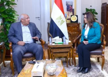 «وزيرة التنمية المحلية» و«محافظ مطروح» يستعرضان الموقف التنفيذي للمشروعات الخطة الاستثمارية