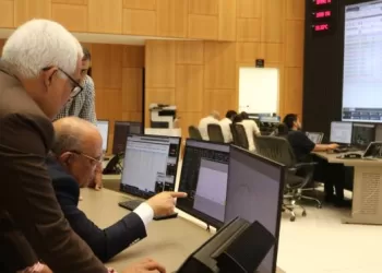 وزير الكهرباء يزور المركز القومي للتحكم لمتابعة استقرار الشبكة الموحدة ومجابهة الارتفاع القياسي للأحمال 2 - جريدة الجمهورية وزير الكهرباء يزور المركز القومي للتحكم لمتابعة استقرار الشبكة الموحدة ومجابهة الارتفاع القياسي للأحمال