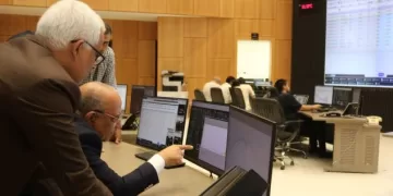 وزير الكهرباء يزور المركز القومي للتحكم لمتابعة استقرار الشبكة الموحدة ومجابهة الارتفاع القياسي للأحمال